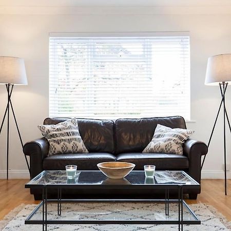 3 Bed House/Garden/Wi-Fi/Parking/Central Location Villa Guildford Eksteriør bilde