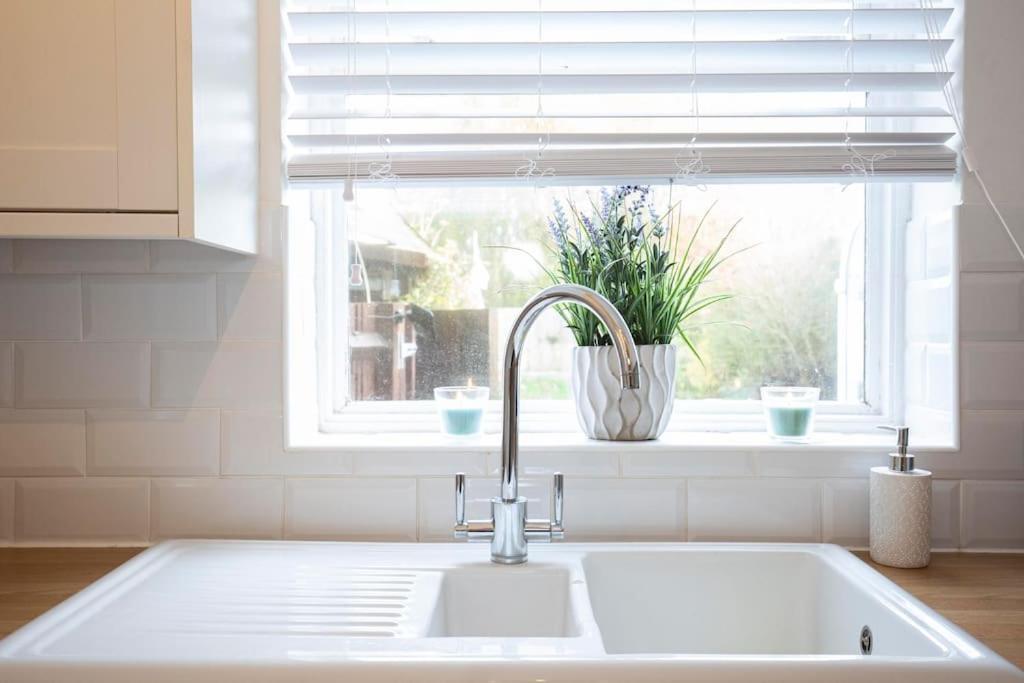 3 Bed House/Garden/Wi-Fi/Parking/Central Location Villa Guildford Eksteriør bilde
