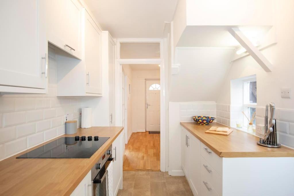 3 Bed House/Garden/Wi-Fi/Parking/Central Location Villa Guildford Eksteriør bilde