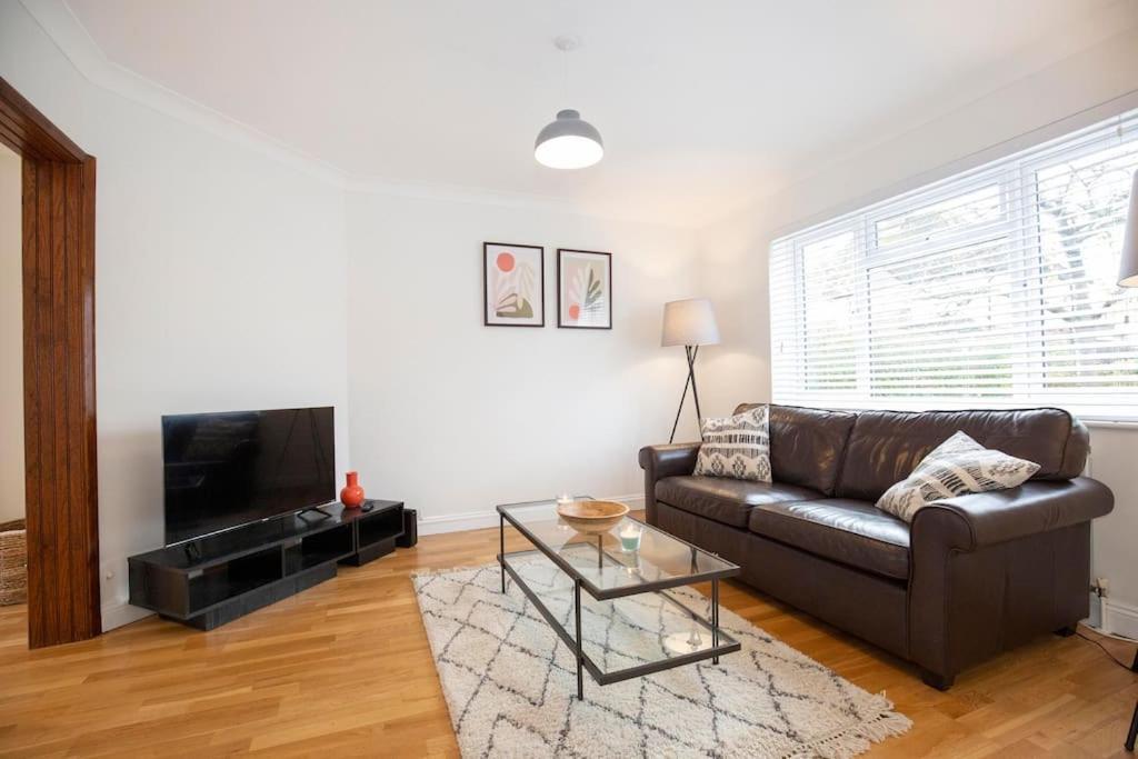 3 Bed House/Garden/Wi-Fi/Parking/Central Location Villa Guildford Eksteriør bilde