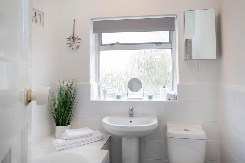 3 Bed House/Garden/Wi-Fi/Parking/Central Location Villa Guildford Eksteriør bilde